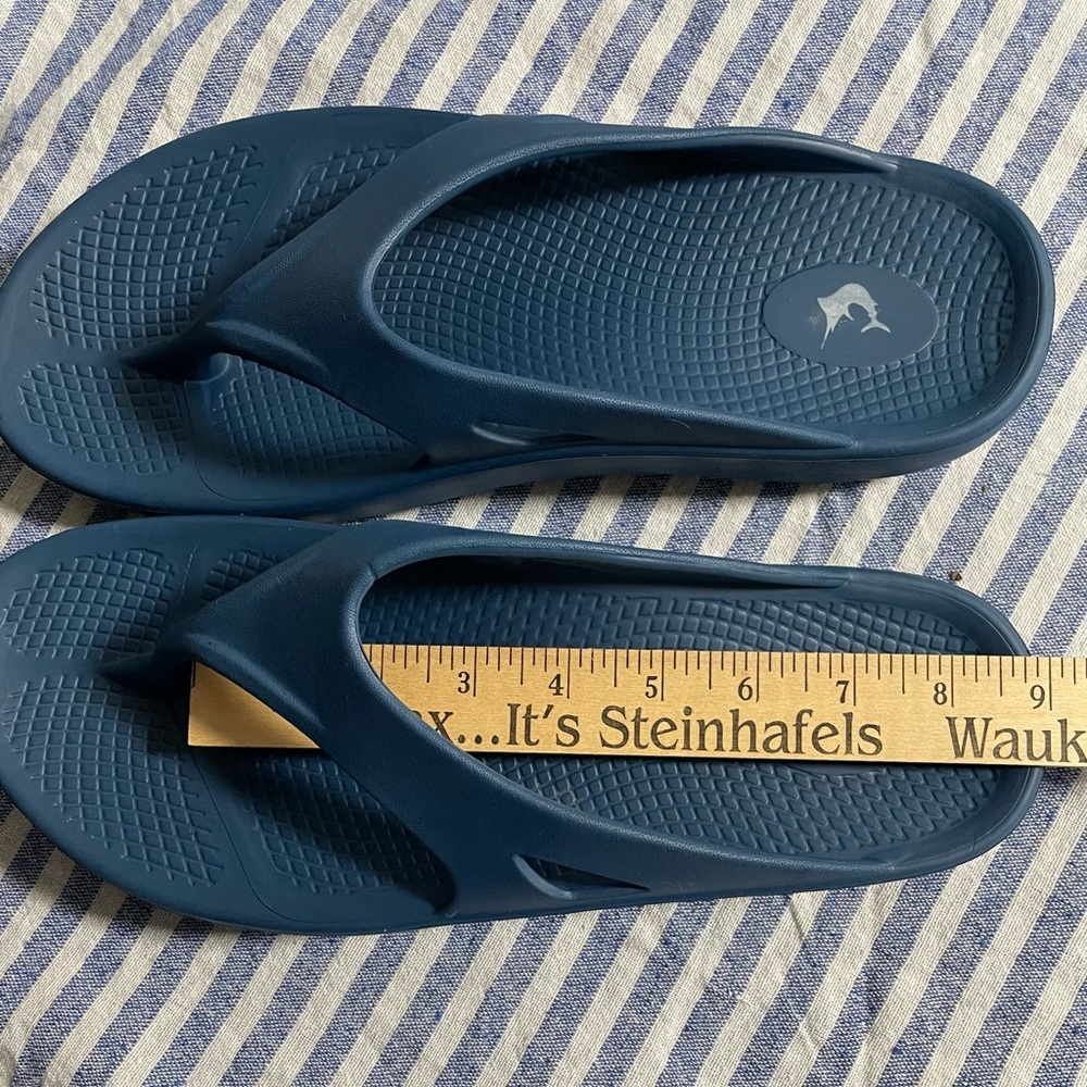 Reel Legends Flip Flops - Picture 9 of 12